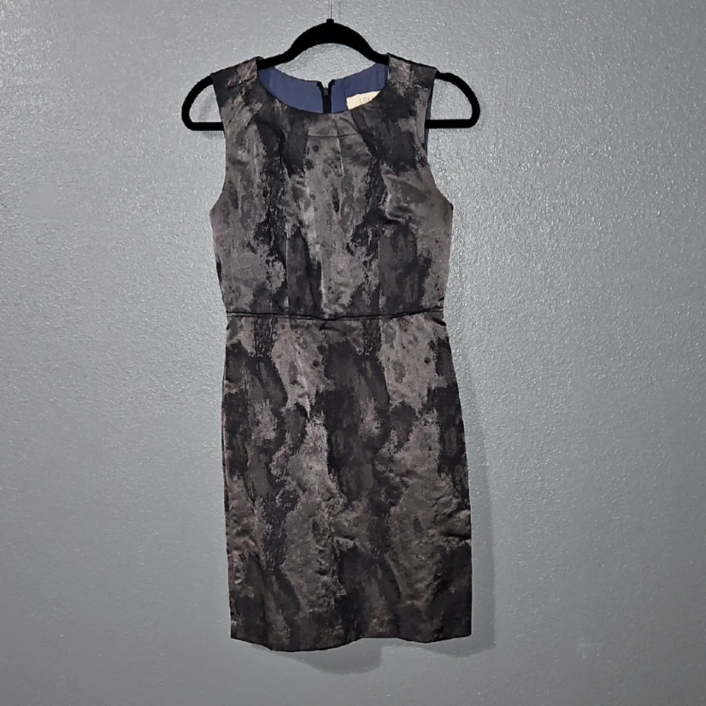 LOFT -Elegant Black/ Silver Sleeveless Dress. SIZE 2 - Picture 1 of 4